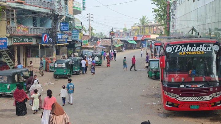 সাজেকে হামলার প্রতিবাদে দুই জেলায় চলছে অর্ধদিবস অবরোধ