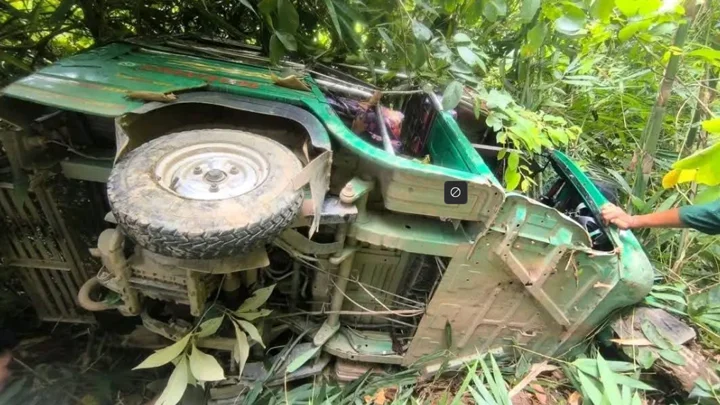 সাজেকে নিয়ন্ত্রণ হারিয়ে খাদে মাহিন্দ্রা, আহত ৩ পর্যটক