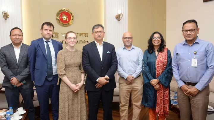 স্বরাষ্ট্রমন্ত্রীর সঙ্গে ব্রিটিশ হাইকমিশন ও ডেমোক্রেসি ইন্টারন্যাশনালের প্রতিনিধিদলের সাক্ষাৎ