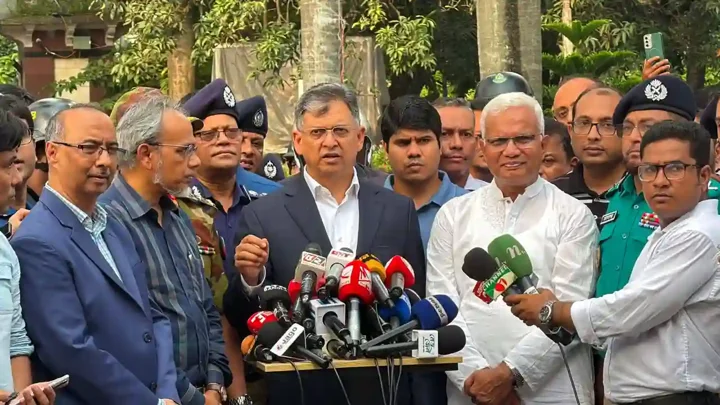 চাঁদাবাজদের সঙ্গে পুলিশ সদস্য জড়িত থাকলে ব্যবস্থা: স্বরাষ্ট্রমন্ত্রী