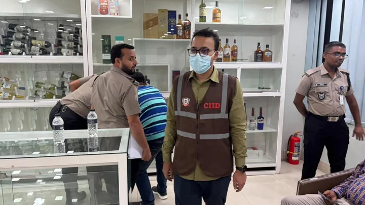 সালমান মুক্তাদিরের শ্বশুরের শুল্কমুক্ত মদের ৪ গুদাম সিলগালা