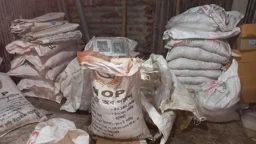 অবৈধভাবে সার মজুত, কুড়িগ্রামে দুই ব্যবসায়ীকে চার লাখ টাকা জরিমানা