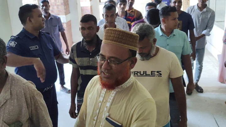 চাঁদাবাজির মামলায় সহযোগীসহ জামায়াত নেতা কারাগারে