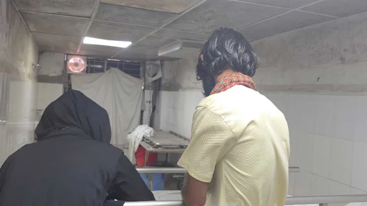 টাকার জন্য ৯ ঘণ্টা হাসপাতালে আটকে রইল রিকশাচালকের মরদেহ