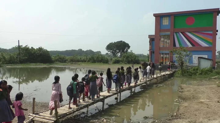 টানা ছুটি শেষে স্কুল-মাদরাসা খুলছে আজ