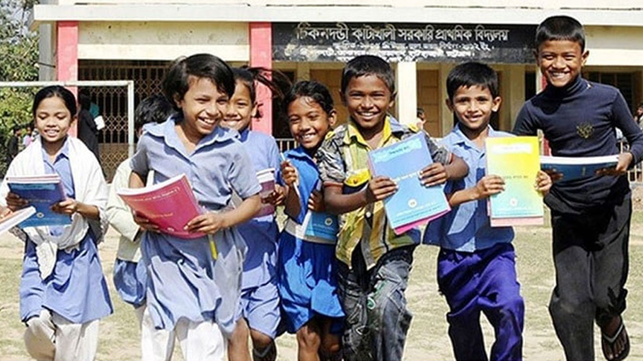 শিক্ষার্থীদের জন্য সুখবর, দুই মাসে ২৩ দিনের ছুটি
