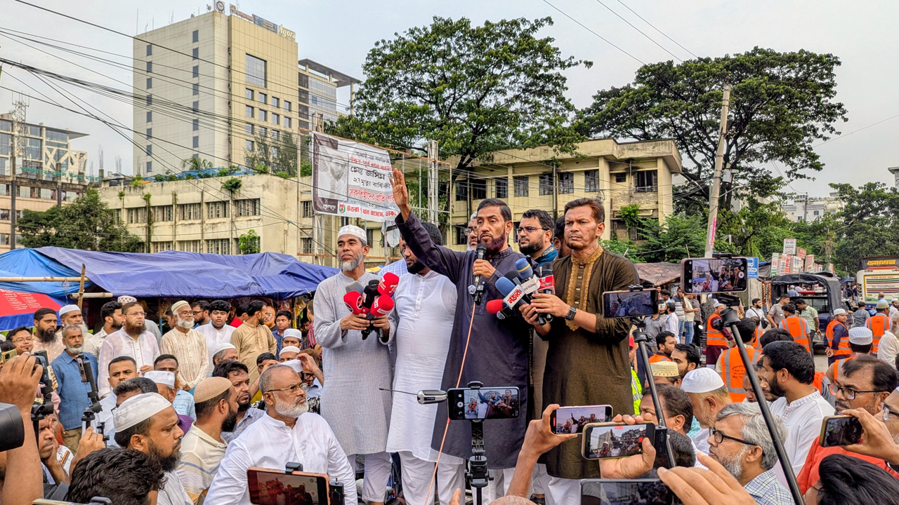 গ্যাসের দাম না কমানো হলে পেট্রোবাংলা ঘেরাওয়ের হুঁশিয়ারি সেলিম উদ্দিনের