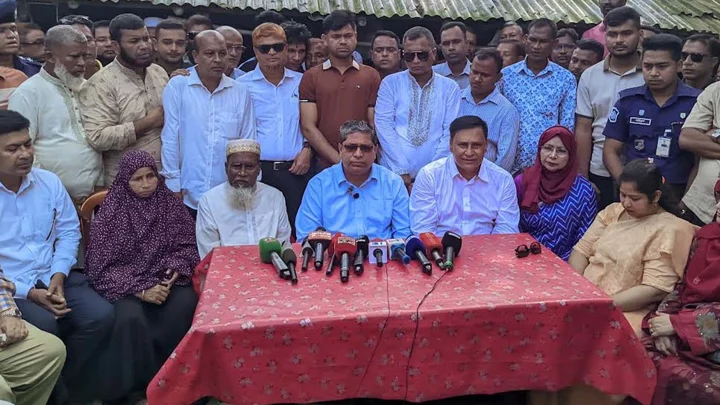 রাষ্ট্রপতি-প্রধানমন্ত্রীর স্ত্রীও পাবেন ফ্যামিলি কার্ড: প্রতিমন্ত্রী শাহে আলম
