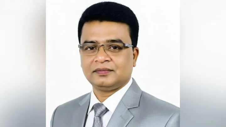 সাংবাদিককে সাবেক যুবদল নেতা ‘তোমরা লিখবা আর আমরা পেটাব’