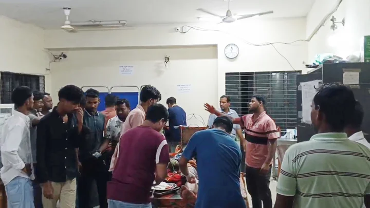 পাট কাটার শ্রমিক নিয়ে দুপক্ষের সংঘর্ষ, আহত ১০
