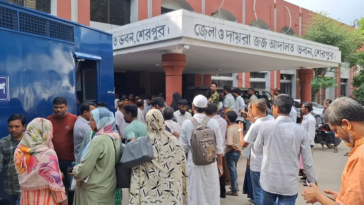 শেরপুরে সারের ১০ ডিলারসহ ১৫ জন কারাগারে