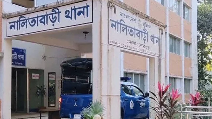‘তারে পাইলে হাজার দুঃখ-কষ্টেও শান্তি পাইতাম’ লিখে ৪র্থ শ্রেণির ছাত্রীর আত্মহত্যা