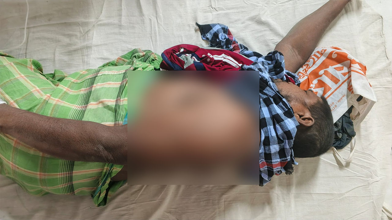 বন্দিশালা থেকে পরিবারের কাছে দালালের পাঠানো মেহেদীর ছবি।