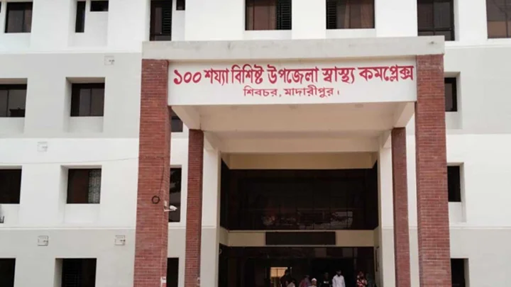 গাছের সঙ্গে মোটরসাইকেলের ধাক্কা, যুবক নিহত