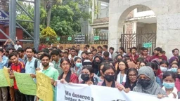 শাবিপ্রবির অধিভুক্তির দাবিতে সিলেট ইঞ্জিনিয়ারিং কলেজের শিক্ষার্থীদের বিক্ষোভ