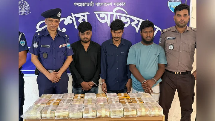 এসপি কার্যালয়ের সামনে অভিজাত ফ্ল্যাটে ইয়াবার কারবার