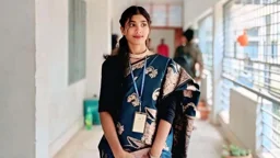 পড়ার টেবিলে মিলল চিরকুট, বাড়ির পেছনে ঝুলছিল ছাত্রী