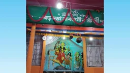 পূজামণ্ডপের সামনে মাতলামি, পুলিশের তাড়া খেয়ে পালালেন যুবক