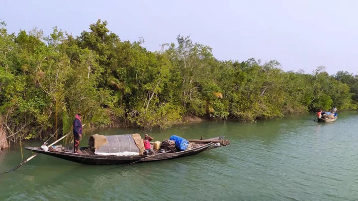 উদ্ধার হয়নি অপহৃত ২১ জেলে, সুন্দরবনে দস্যু আতঙ্কে মৎস্যজীবীরা