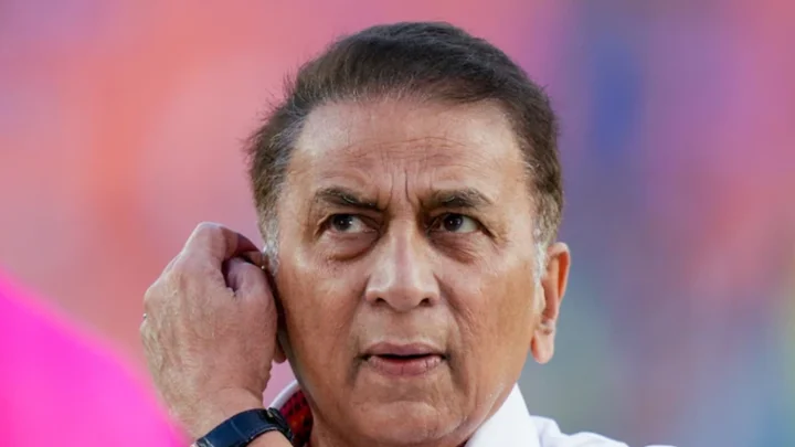 ৮ ব্যাটার খেলানোয় ভারতের বিপদ দেখছেন গাভাস্কার