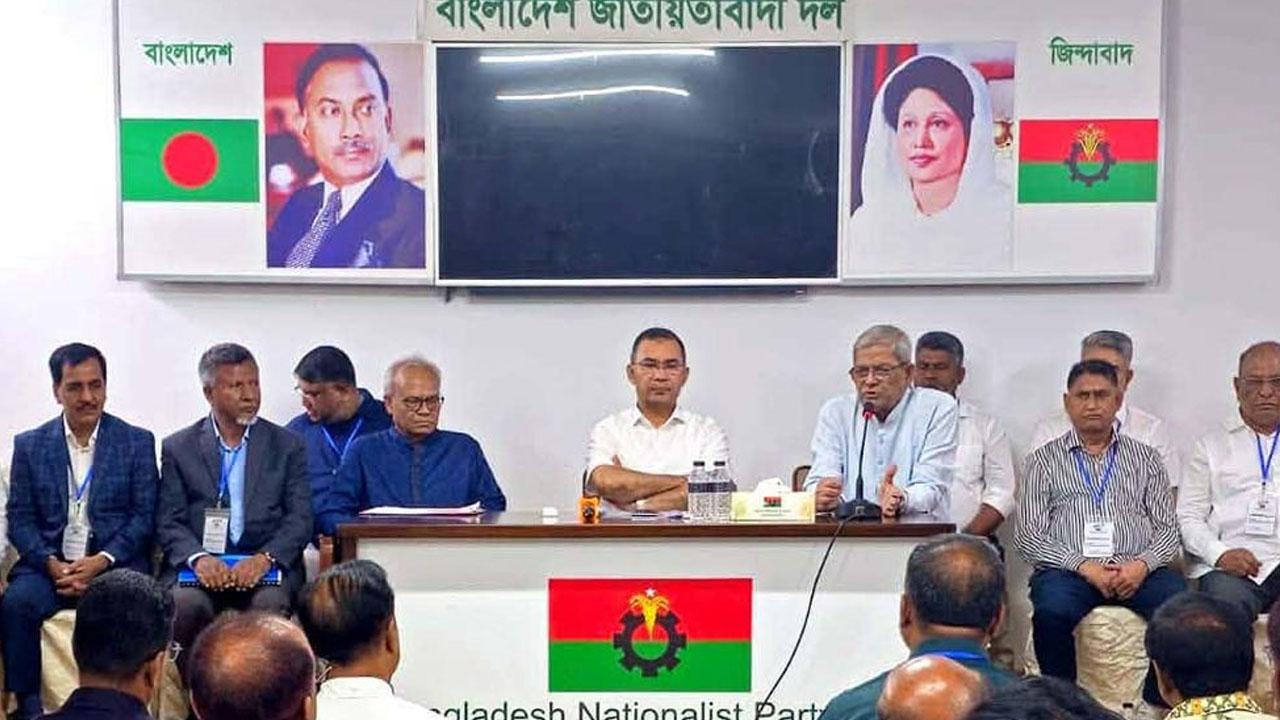 জয়পুরহাট ও নওগাঁর নেতাদের সঙ্গে প্রধানমন্ত্রীর মতবিনিময়