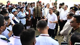 রাজধানীর একটি হাসপাতাল ও দুই শিক্ষাপ্রতিষ্ঠান আকস্মিক পরিদর্শনে প্রধানমন্ত্রী 