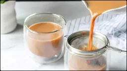 একবার বানানো চা বারবার গরম করে খাচ্ছেন, যে ঝুঁকিগুলো জানা জরুরি