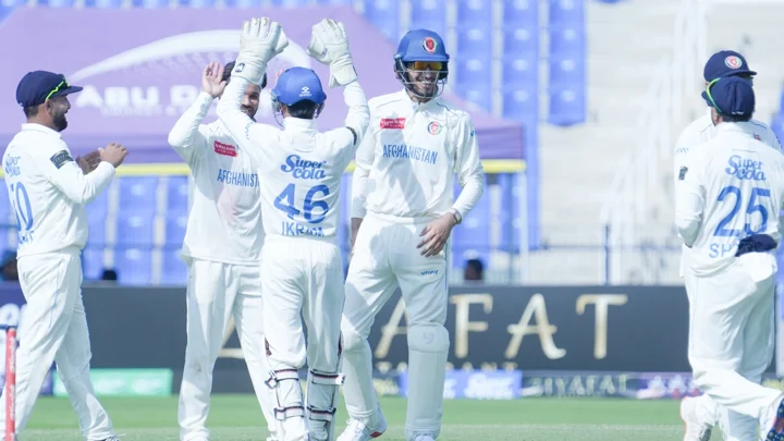 দুর্দান্ত শুরুর পর হঠাৎ ধস, চা-বিরতিতে চাপে বাংলাদেশ