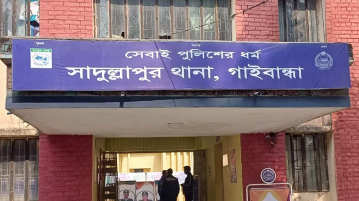 অসুস্থ হয়ে পূজামণ্ডপ থেকে বাড়ি ফেরেন পারভীন, পরে মৃত্যু