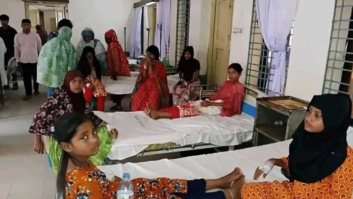 ঠাকুরগাঁওয়ে মিড-ডে মিলের ডিম খেয়ে ৩০ শিক্ষার্থী অসুস্থ