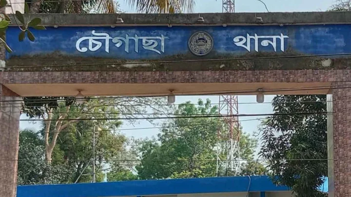 প্রাইভেট পড়তে যাওয়ার পথে পিকআপের ধাক্কা, প্রাণ গেল স্কুলছাত্রের