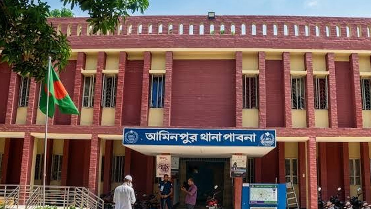 বিদ্যালয়ের বারান্দায় পড়ে ছিল অজ্ঞাত ব্যক্তির মরদেহ