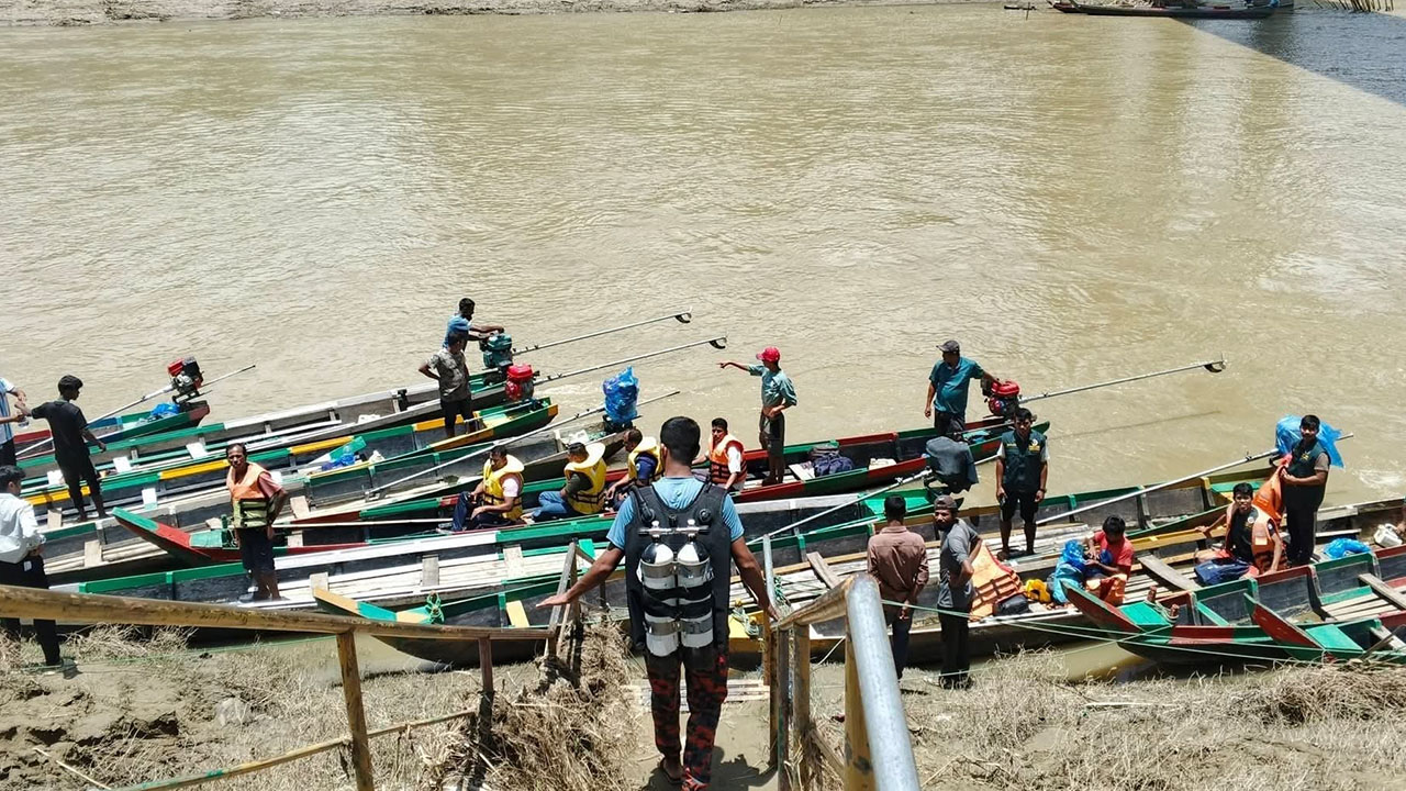 থানচি-তিন্দুমুখ নৌপথে চলাচলে ৩০ জুলাই পর্যন্ত নিষেধাজ্ঞা
