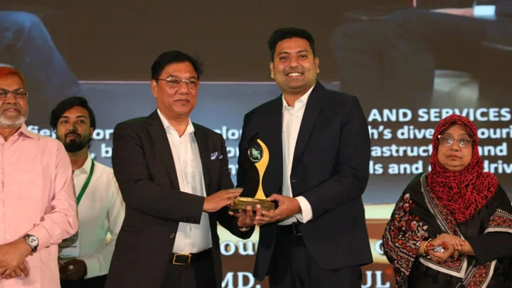 ‘বাংলাদেশ পর্যটন পুরস্কার ২০২৬’ পেলেন সাংবাদিক নাঈম আবির