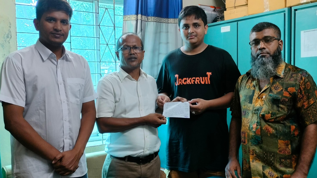 টিকিট না কেটে ট্রেনভ্রমণ, অনুশোচনায় কোষাগারে টাকা জমা দিলেন শিক্ষার্থী