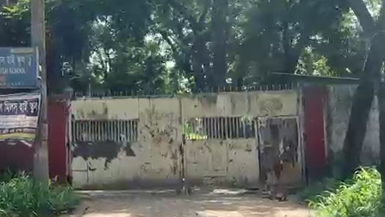 বন্ধ আশরাফ টেক্সটাইল মিলস। ছবি : এশিয়া পোস্ট