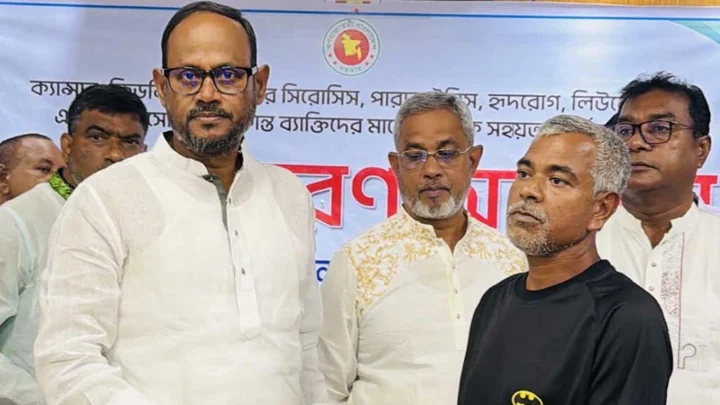 অসহায় রোগীদের চিকিৎসায় সর্বোচ্চ গুরুত্ব দেওয়া হবে: প্রতিমন্ত্রী টুকু