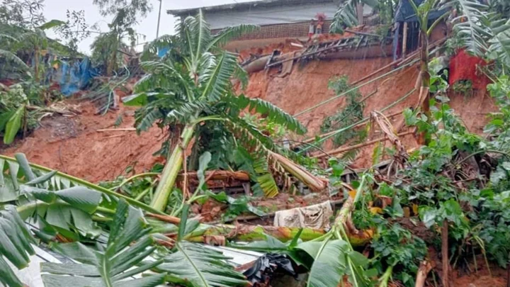 উখিয়ায় রোহিঙ্গা ক্যাম্পে পাহাড়ধসে শিশুর মৃত্যু