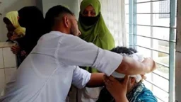 হাসপাতালে পরীক্ষা হবে কি না, জানতে চাওয়ায় নারীর মাথা ফাটল দালালরা