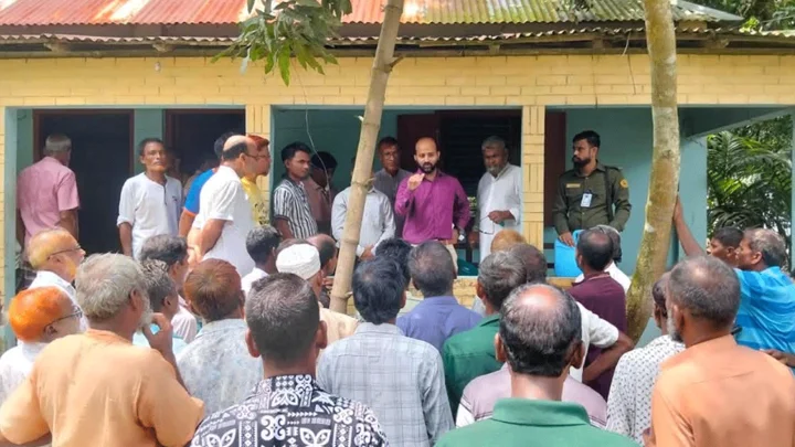 জামালপুরে অতিরিক্ত দামে সার বিক্রি, ডিলারকে জরিমানা