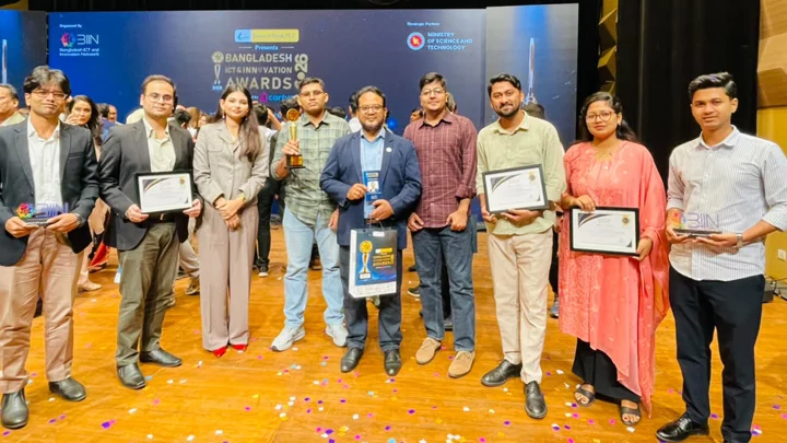 বাংলাদেশ আইসিটি অ্যান্ড ইনোভেশন অ্যাওয়ার্ডসে চারটি পুরস্কার অর্জন ইউল্যাবের