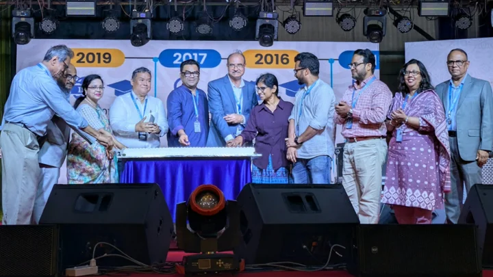 বর্ণাঢ্য আয়োজনে ইউল্যাবের ২৩তম প্রতিষ্ঠাবার্ষিকী উদযাপন