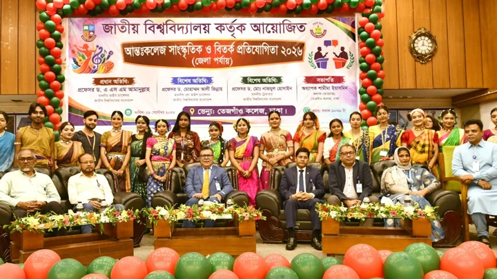 দলাদলি বন্ধ করুন, নতুবা শিক্ষকতা ছেড়ে দিন: উপাচার্য