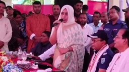 দেড় মিনিটে মন্ত্রীকে ২৫ বার ‘স্যার’ ডাকলেন সেই ইউএনও (ভিডিও)