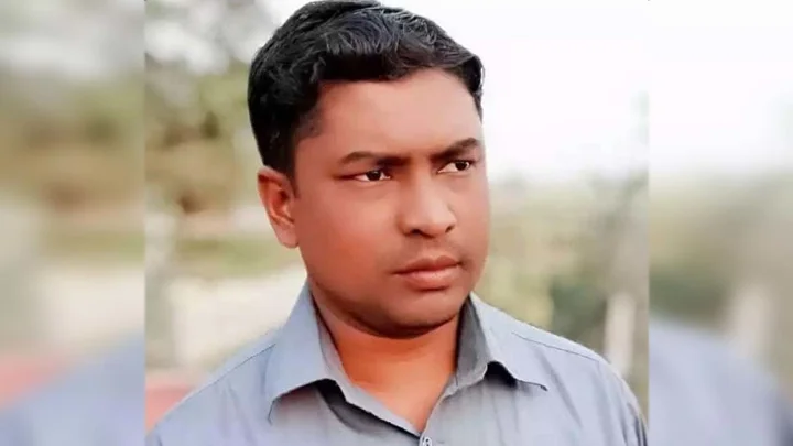 ঘরে ঢুকে ইউপি সদস্যকে কুপিয়ে হত্যা