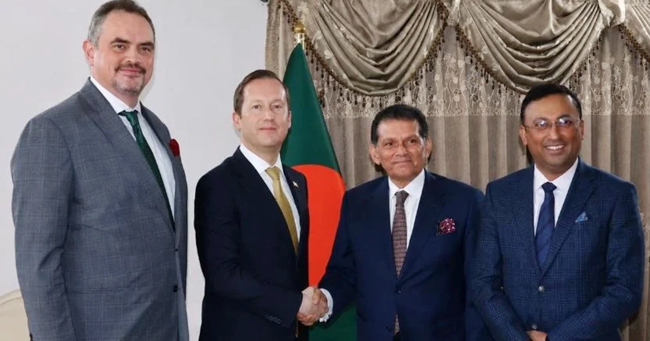 বাংলাদেশ-যুক্তরাষ্ট্র সম্পর্ক নিয়ে ইতিবাচক আভাস দিলেন মার্কিন দূত