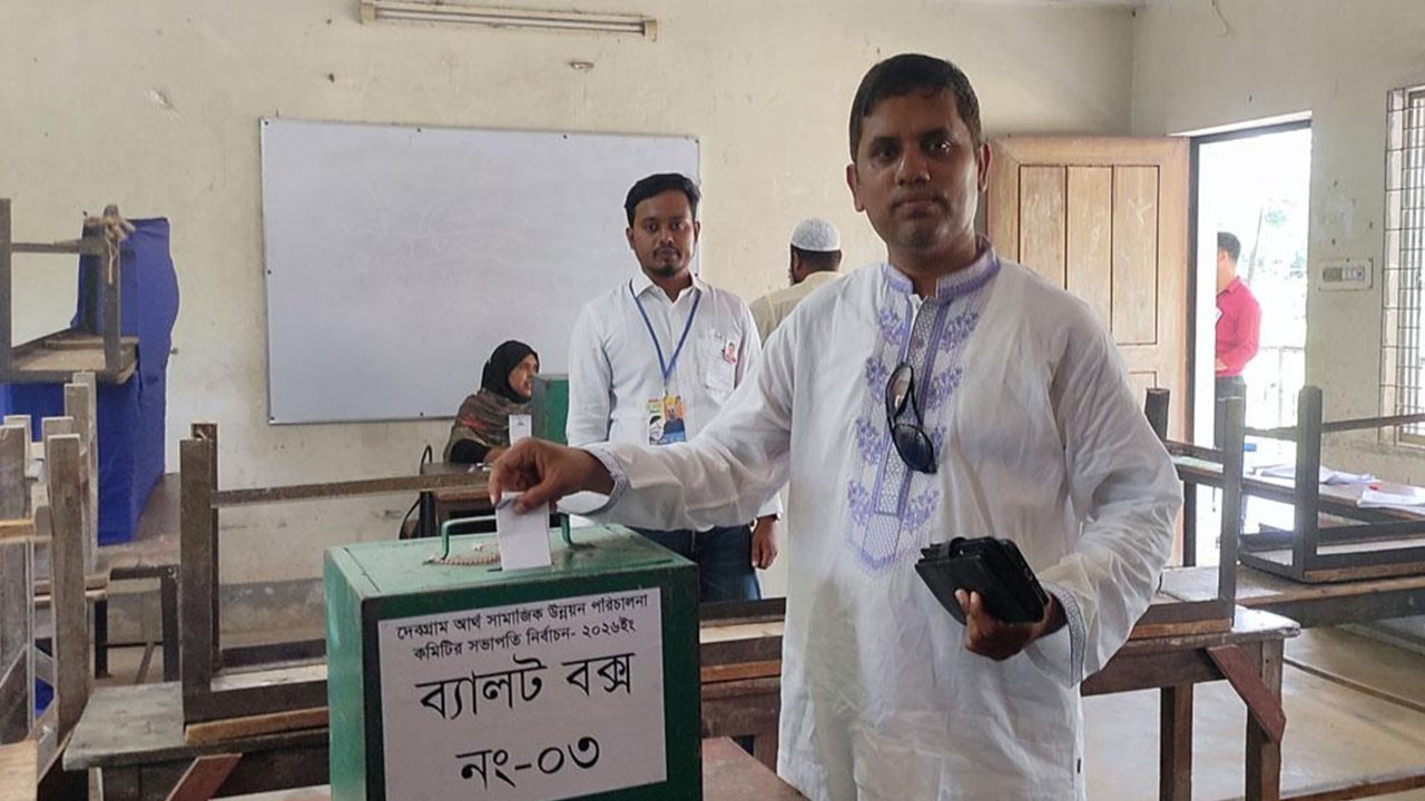 গ্রামে একক মেয়র প্রার্থী বাছাইয়ে ভোটের আগে ভোট