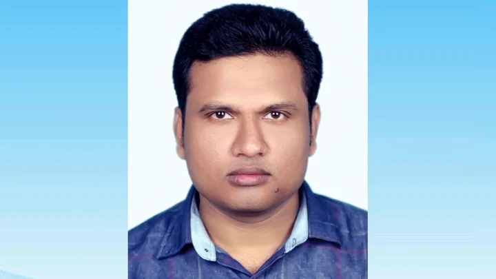 যশোরে মাকে কুপিয়ে হত্যার অভিযোগে স্কুলশিক্ষক ছেলে গ্রেপ্তার