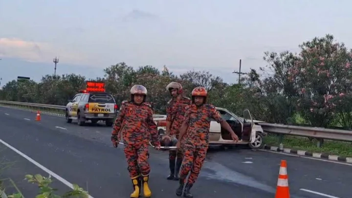 এক্সপ্রেসওয়ের রেলিংয়ে প্রাইভেটকারের ধাক্কা, আহত ২