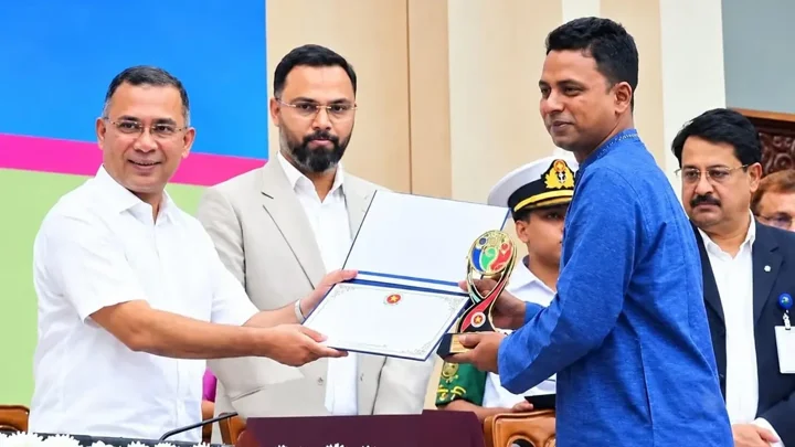 তৃণমূল ক্রিকেটে অবদানের স্বীকৃতি পেলেন মিঠু